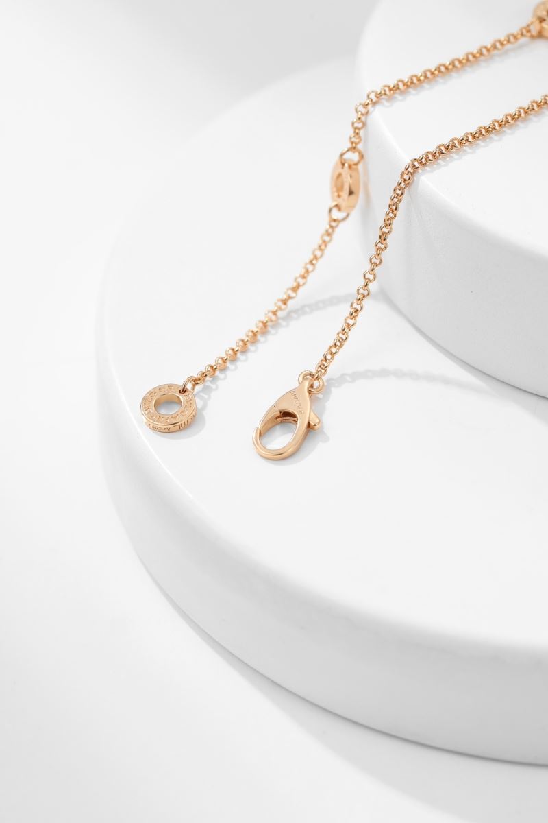 Bv1g*ai necklaces